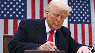 Dazi congelati, qualcuno ha spiegato a Trump che si stava facendo male da solo