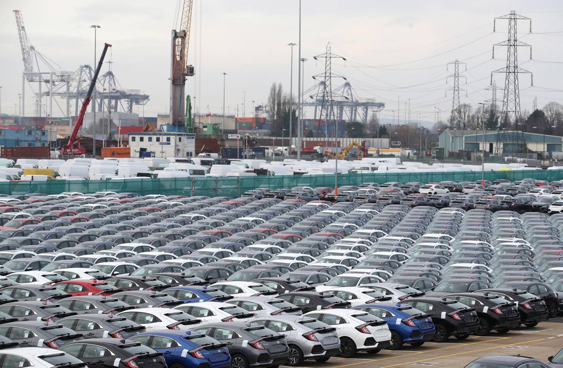 Dazi, Trump: "Sto valutando esenzione temporanea per le auto"