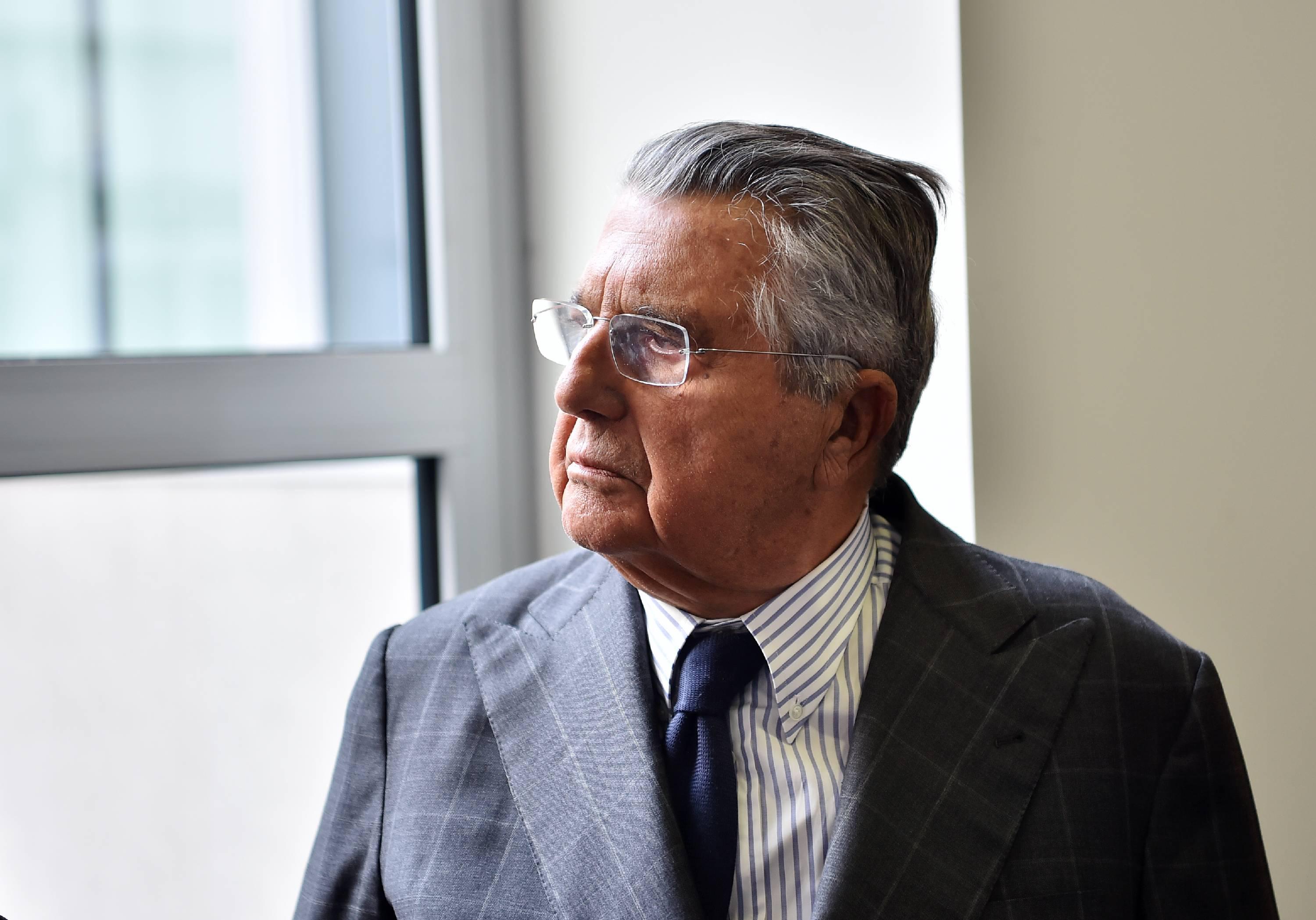De Benedetti: "Berlusconi al Quirinale? Restituisco passaporto"
