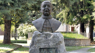 Morano Calabro: il monumento a Don Carlo De Cardona