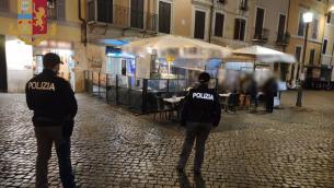 Decreto aprile, coprifuoco alle 22 divide anche gli esperti