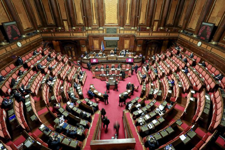 Def, da 'ero in bagno' a impegni altrove: le 'giustificazioni' di 45 assenti del centrodestra