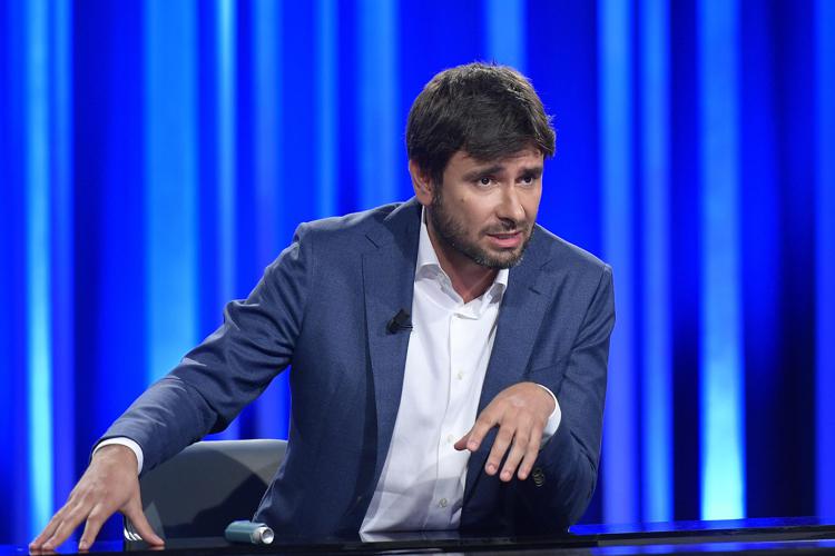 Di Battista torna con 'Schierarsi', nel programma no al Mes a stop armi a Kiev
