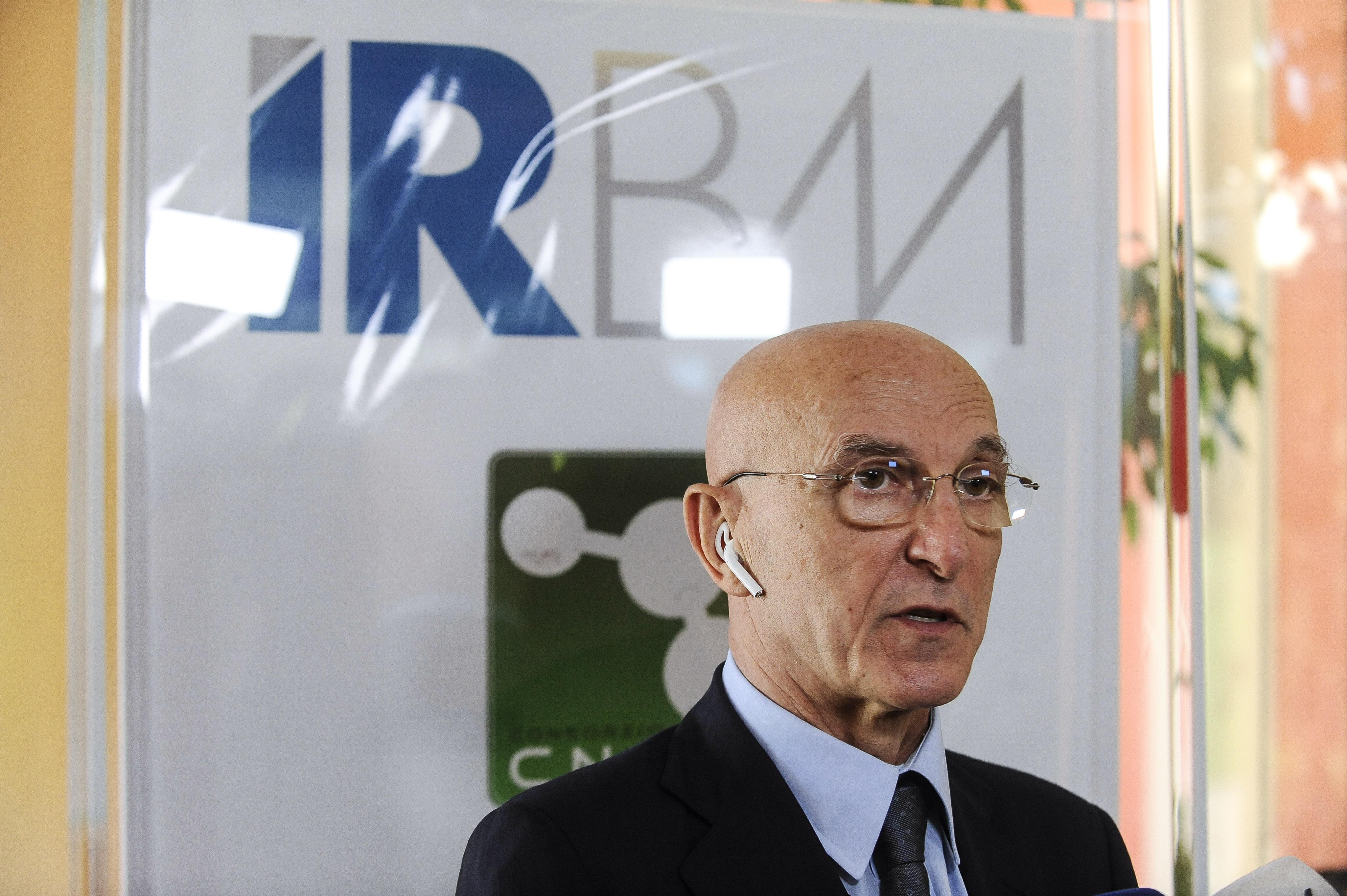 Di Lorenzo a Zaia: "Vaccini? Anche a Totò hanno offerto Colosseo"