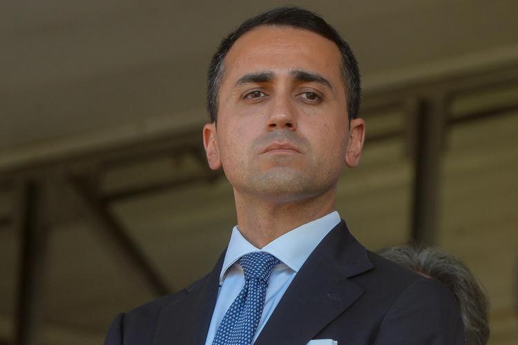 Di Maio: "No ad attacchi, chi lascia il Governo abbandona il Paese"