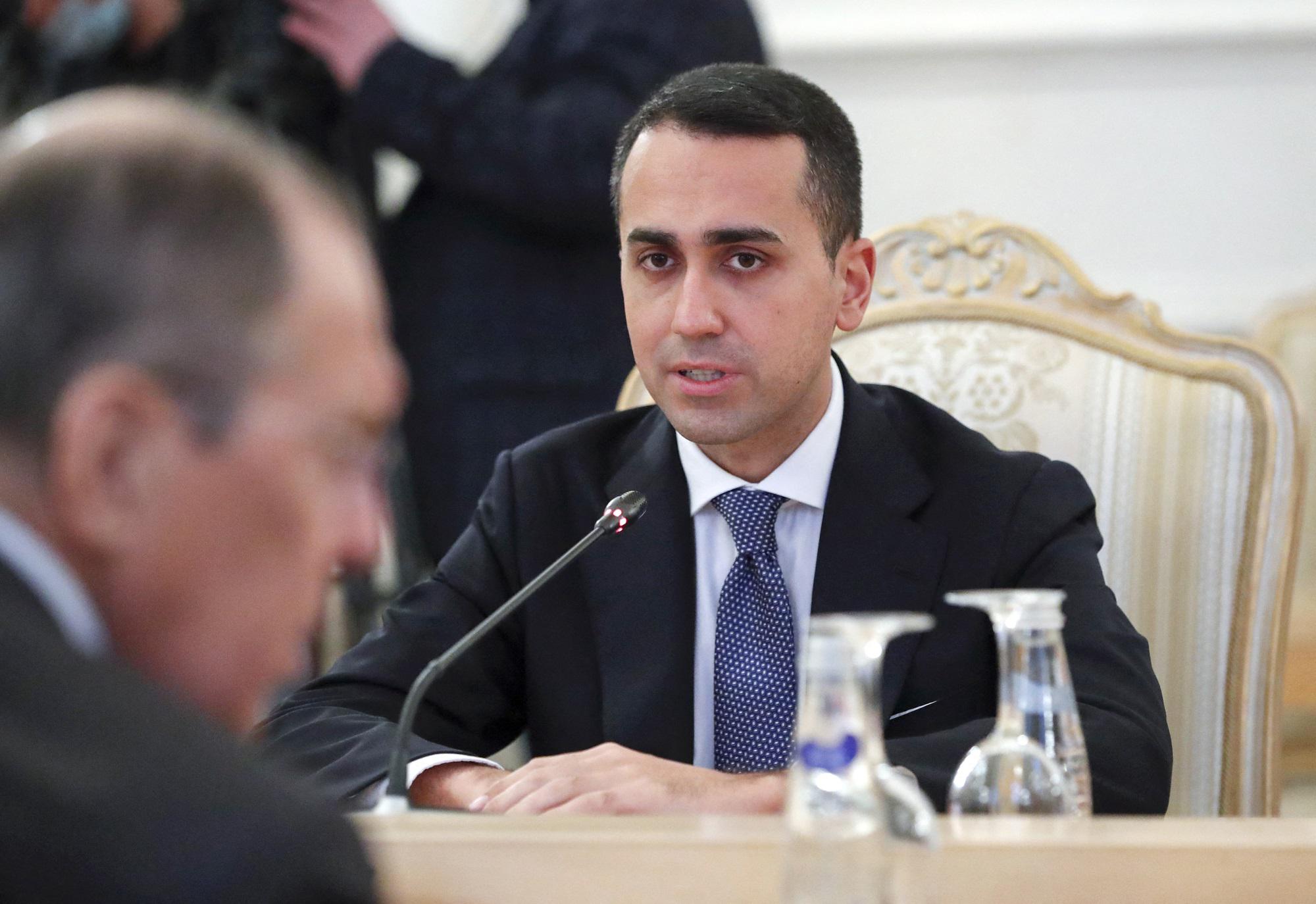 Di Maio: "Russia? Inaccettabili lezioni di libertà all'Italia"