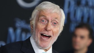 Dick Van Dyke, incidente d'auto per l'attore 97enne