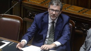 Difesa, Giorgetti: "Spese al 2% già quest'anno"