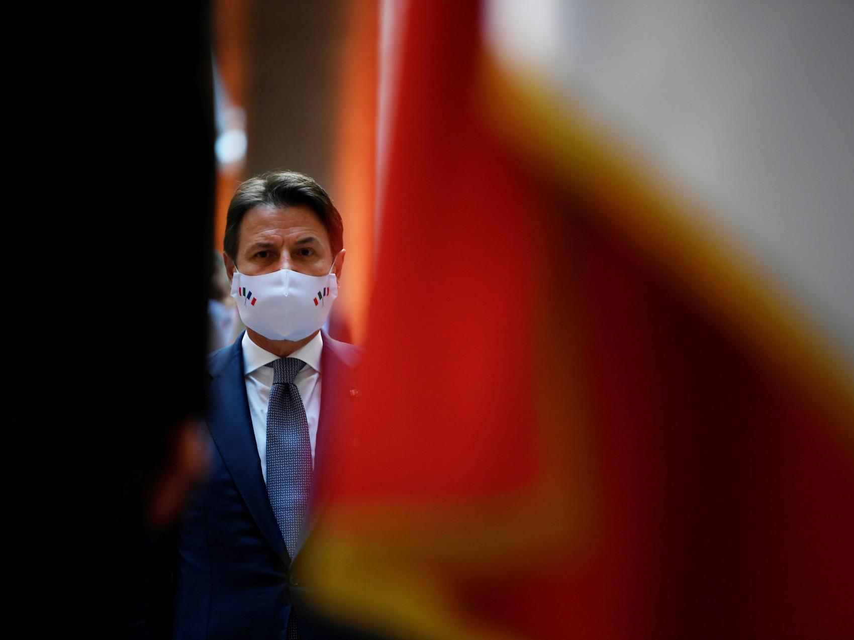 Dimissioni Conte, premier a Palazzo Chigi per il Cdm