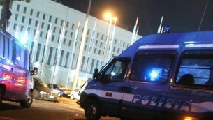Disordini al derby Lazio-Roma con 24 poliziotti feriti: arrestati sei tifosi