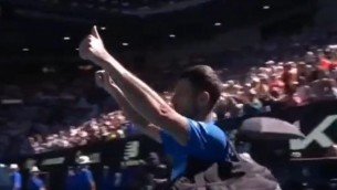 Djokovic, il ritiro e i fischi: addio amaro agli Australian Open - Video