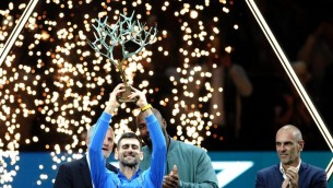 Djokovic vince Atp Parigi-Bercy, Dimitrov battuto in finale