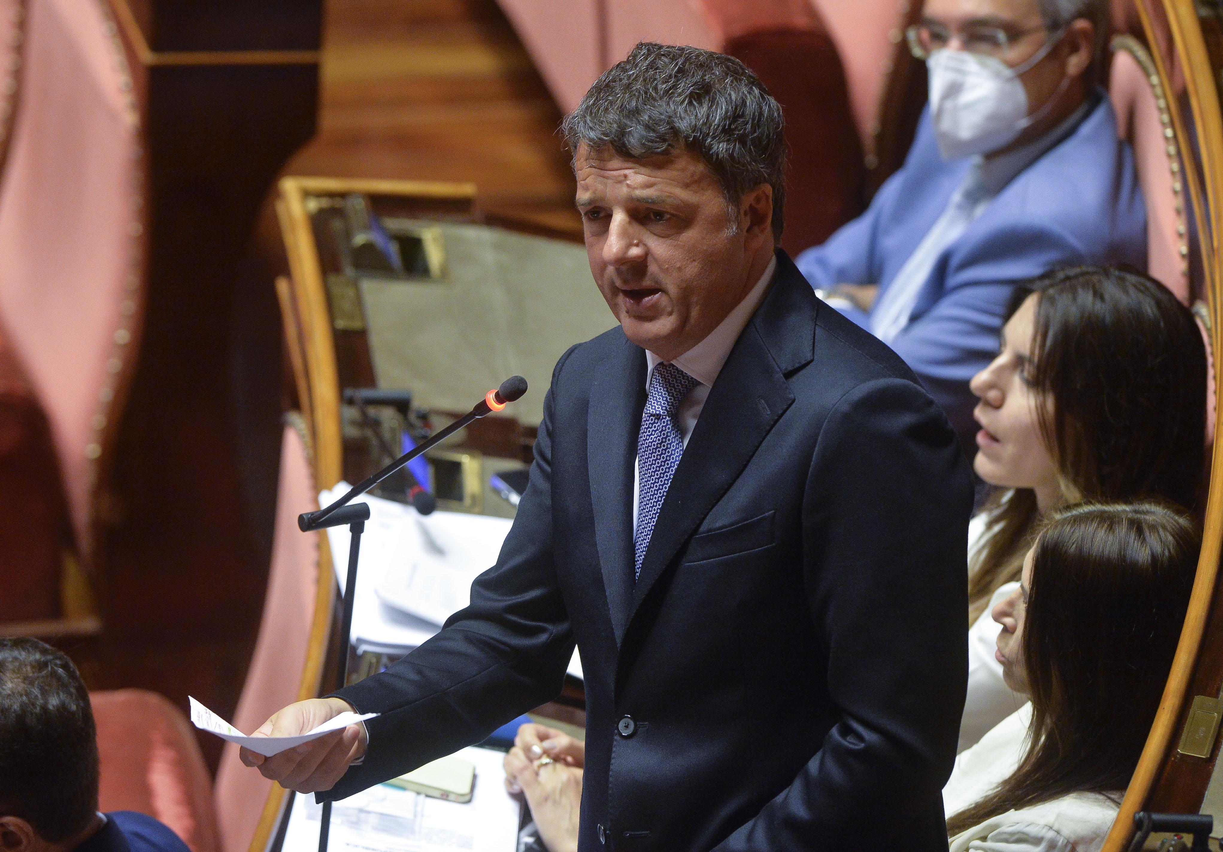 Dl Aiuti, Renzi: "Saltato tetto a stipendio manager"