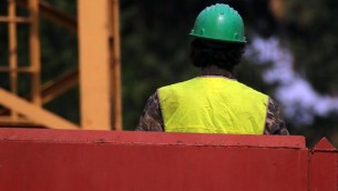 Dl Lavoro, assegno inclusione e incentivi per chi assume giovani: la bozza