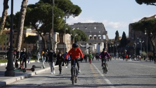 Domenica ecologica a Roma, blocco alle auto: orari e mappa zone