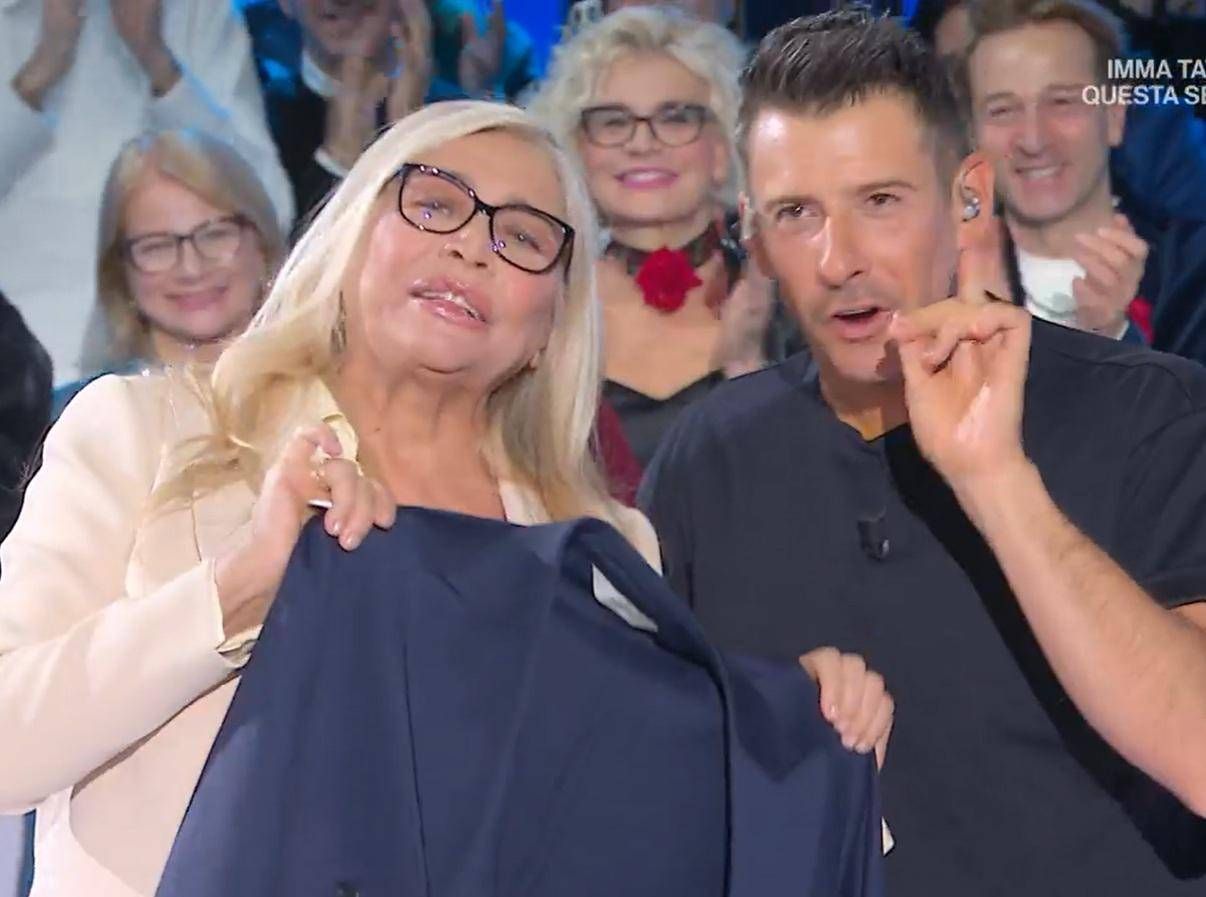 Domenica In, Mara Venier e la replica alle polemiche: "Ma quali molestie a Olly..