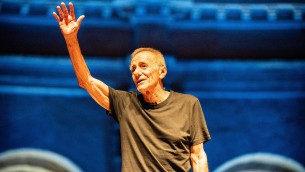 Domenica In, Roberto Vecchioni: "I giovani di oggi? Fragili e deboli"
