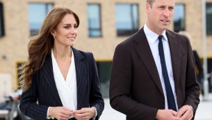 Doni per i bambini bisognosi, i figli di William e Kate volontari per Natale