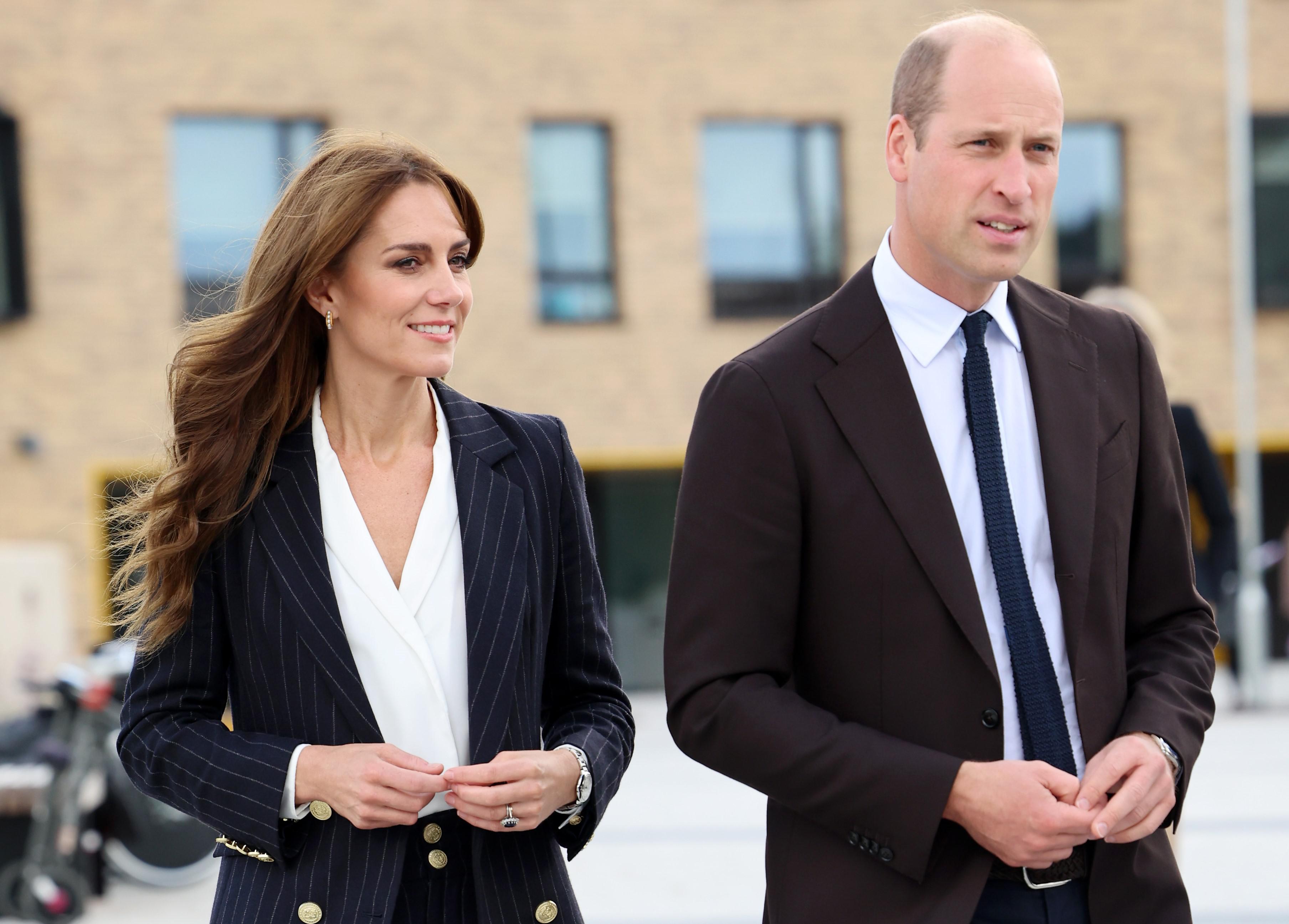 Doni per i bambini bisognosi, i figli di William e Kate volontari per Natale