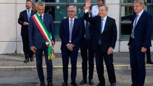 Draghi al Meeting di Rimini, la gente urla: "Bravo, grazie Mario!"