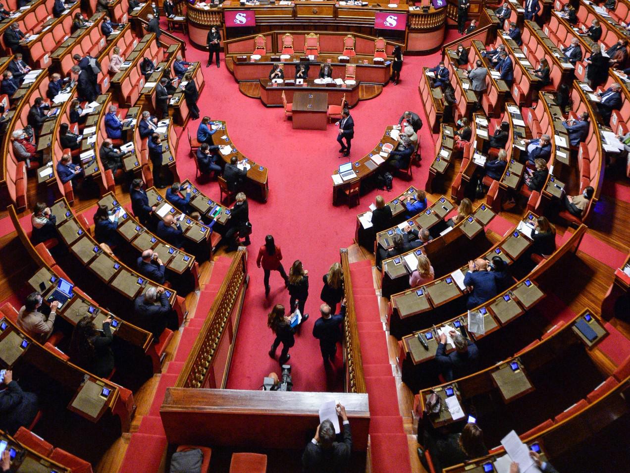 Draghi al Senato per la fiducia, crisi di governo in diretta