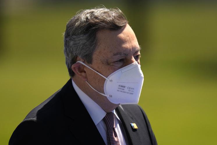 Draghi: "Appello a non vaccinarsi è appello a morire"