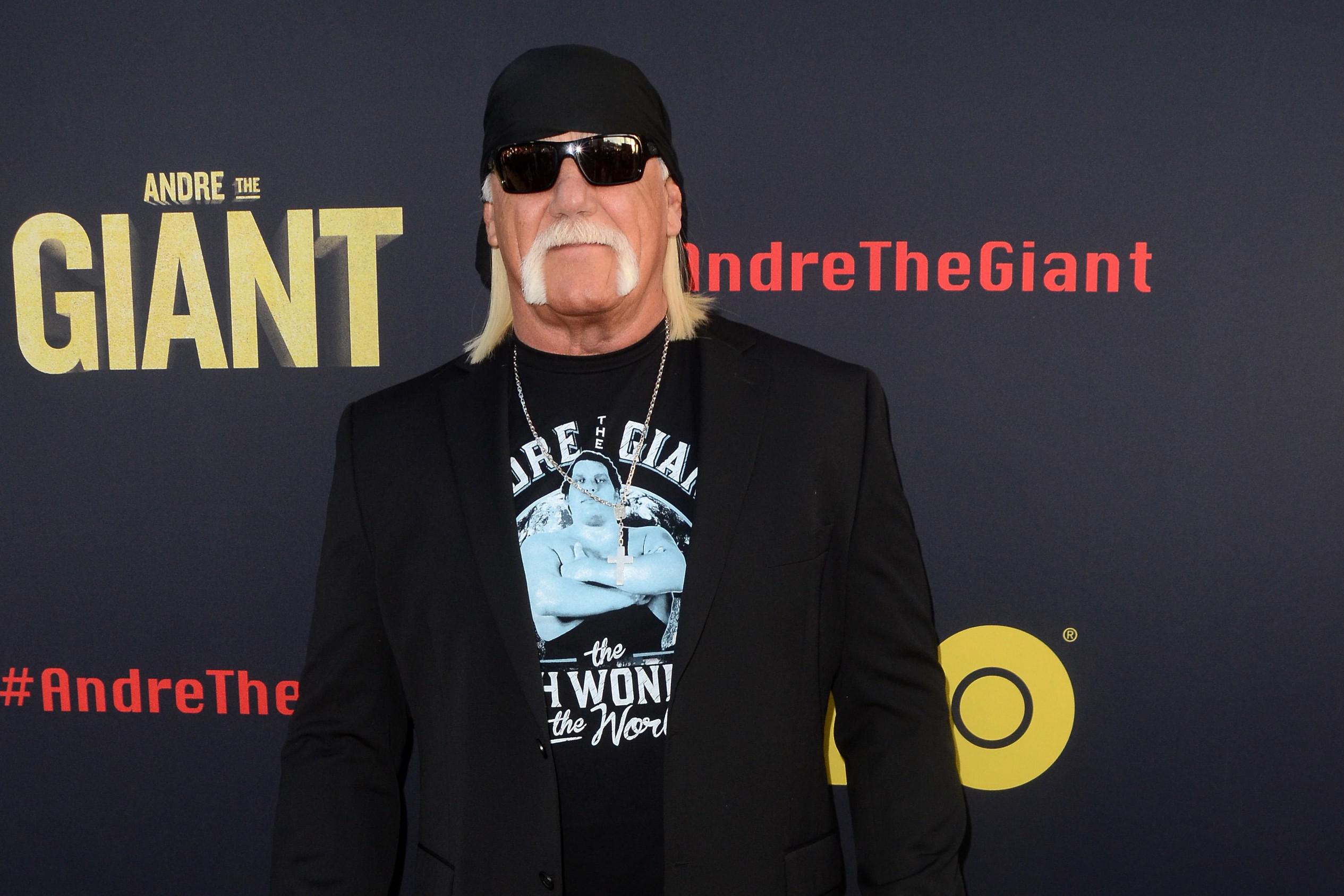 Dramma Hulk Hogan: "Non sente più le gambe"