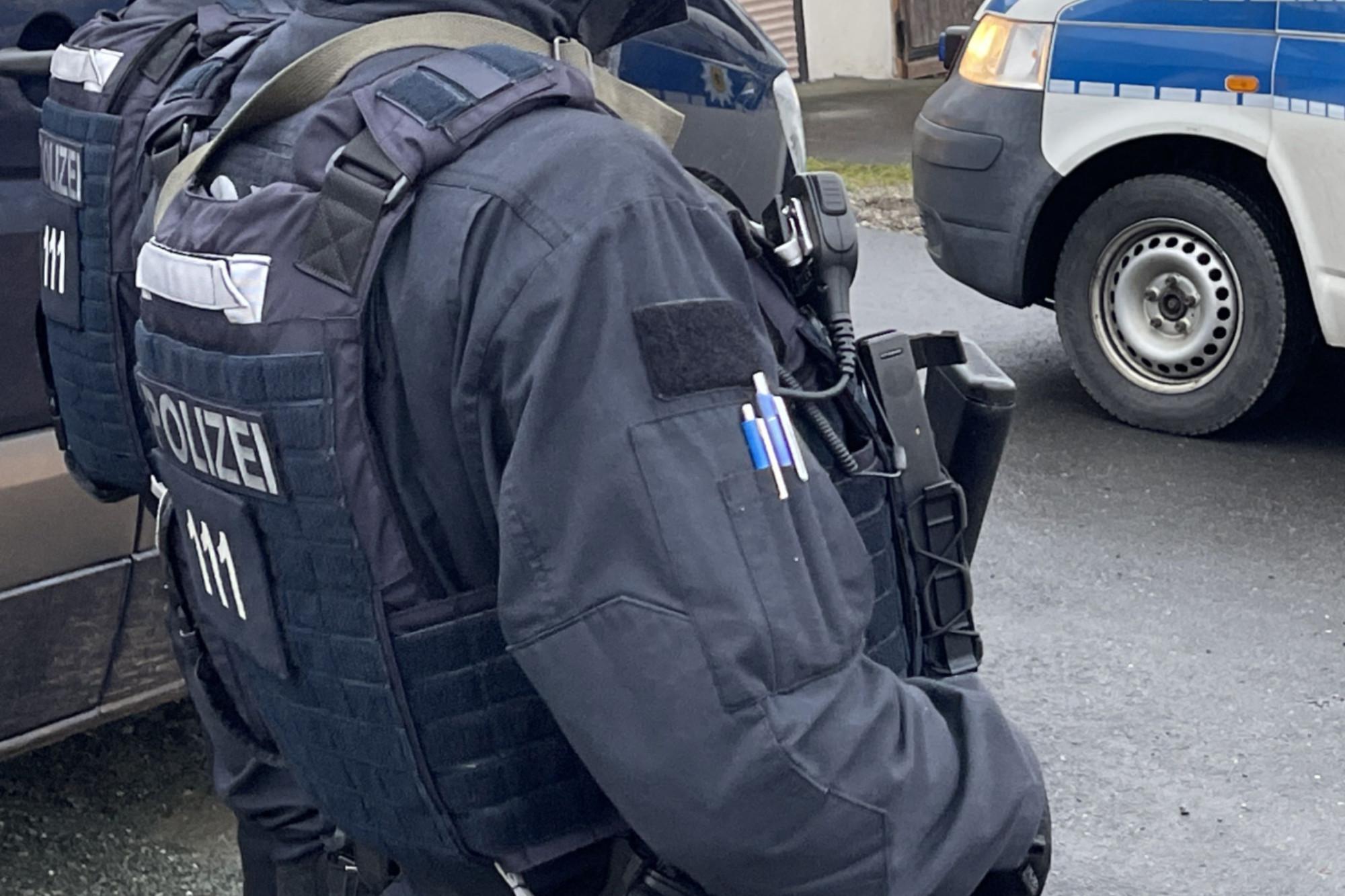 Dresda, uccide madre e prende ostaggi in centro commerciale