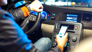 driving-texting