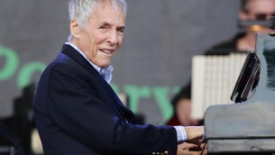 E' morto Burt Bacharach, il gigante della musica aveva 94 anni