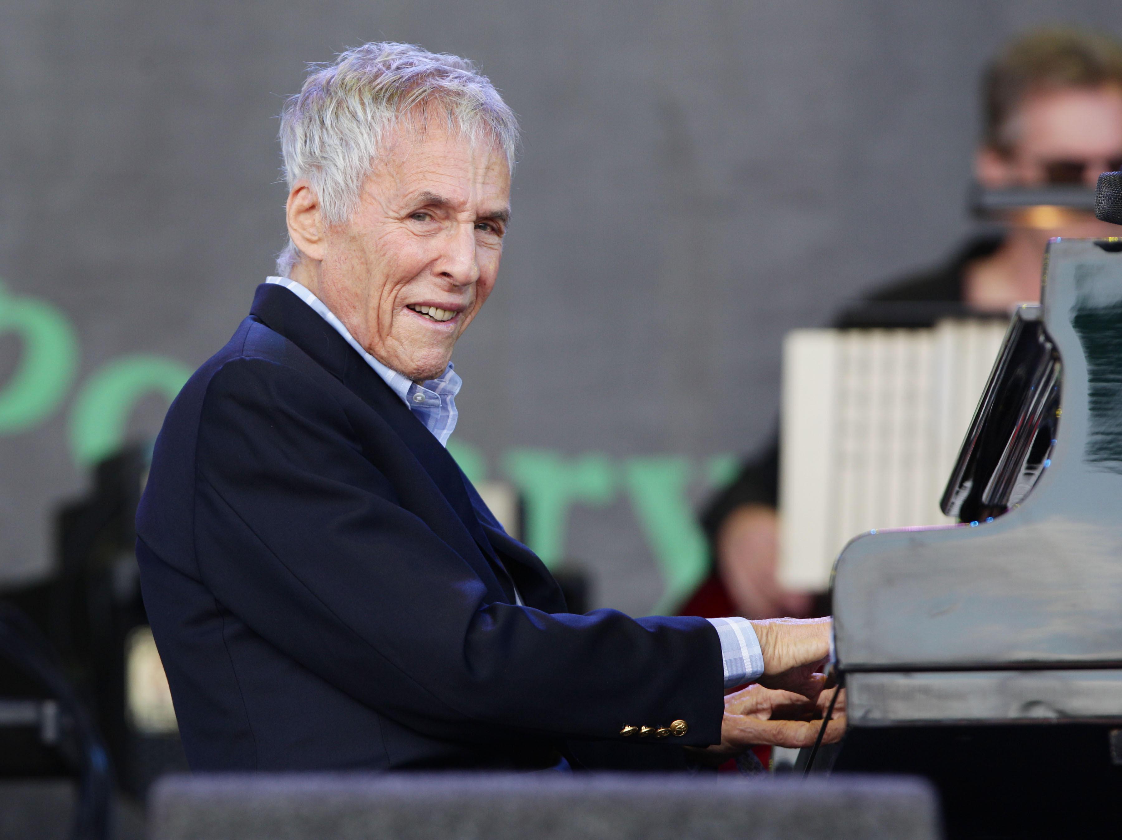 E' morto Burt Bacharach, il gigante della musica aveva 94 anni