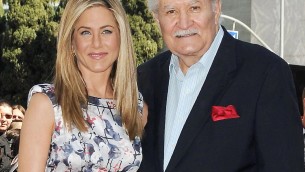 E' morto l'attore John Aniston: il padre di Jennifer aveva 89 anni