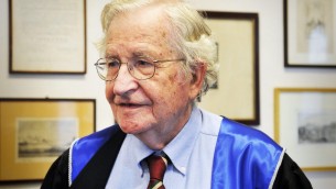 "E' morto Noam Chomsky", la news smentita dalla moglie