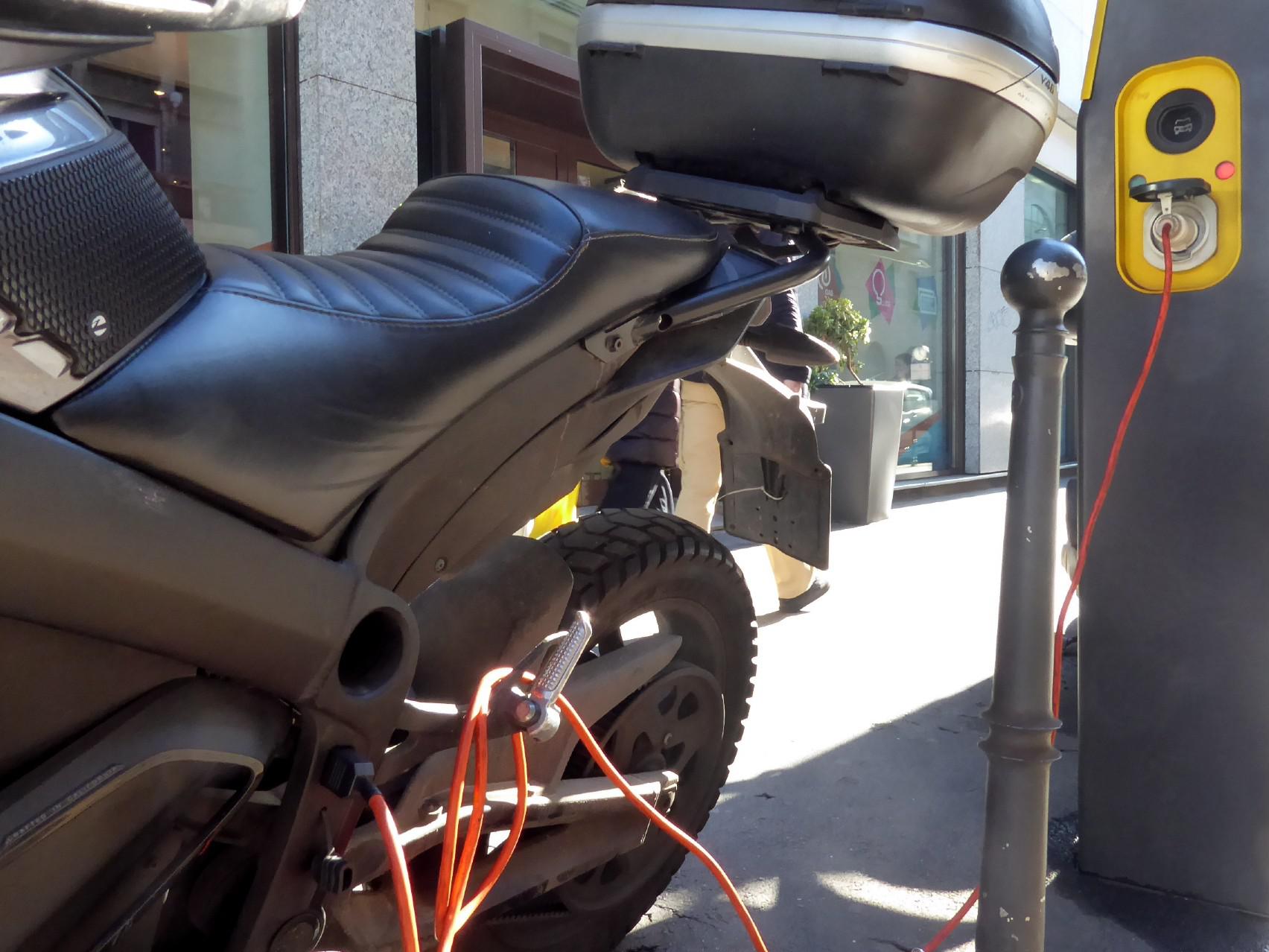 Ecobonus per moto e scooter 2022, si riparte: al via da oggi, come funziona