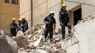 Egitto, palazzo crollato ad Alessandria: un morto sotto le macerie