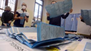Elezioni 2021 Roma e Milano, affluenza giù: sotto il 50%