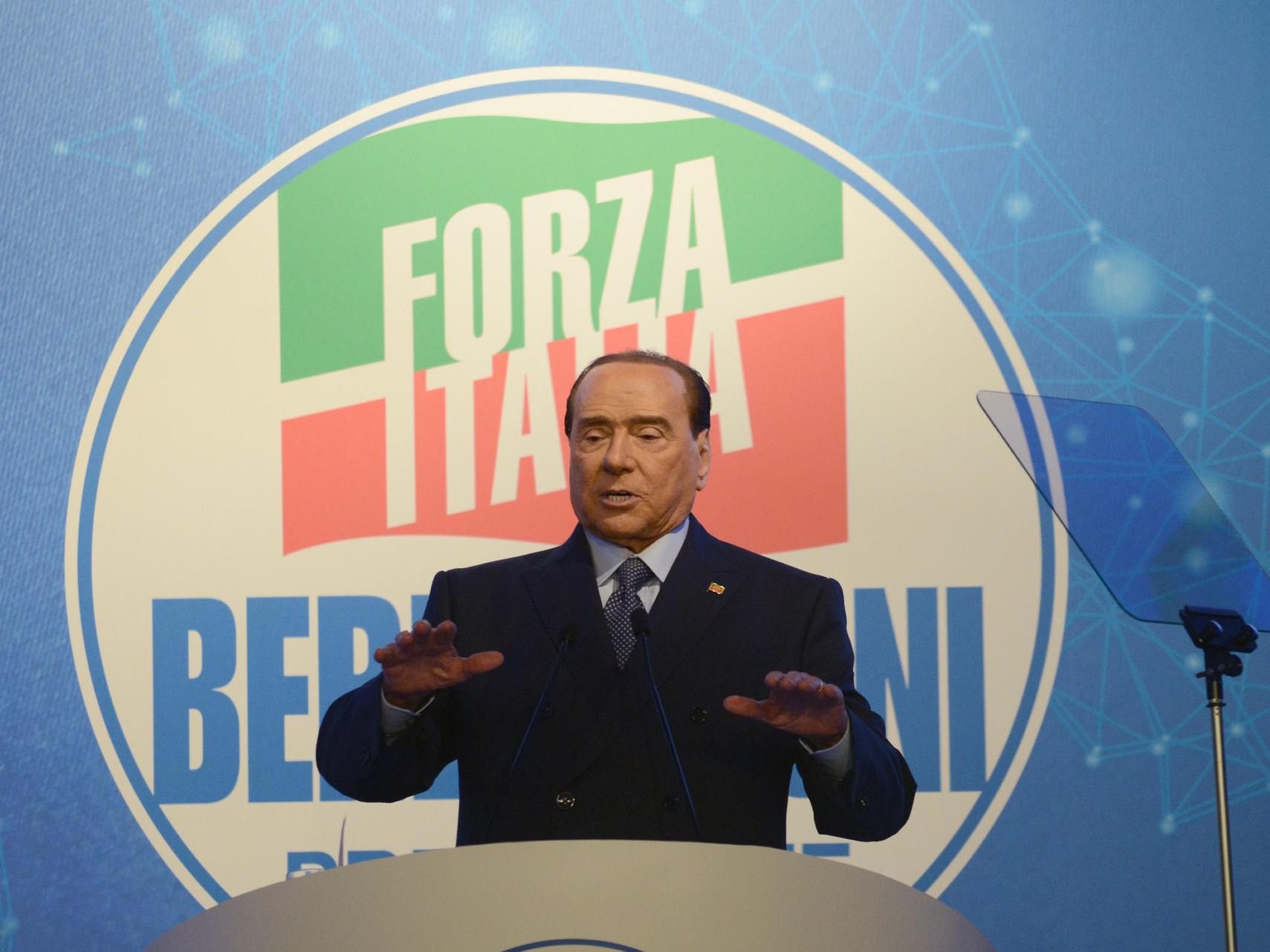 Elezioni 2022, Berlusconi: "Se passa presidenzialismo Mattarella dovrebbe dimettersi"