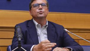 Elezioni 2022, Calenda: "Meloni vergognati, immorale postare video stupro"