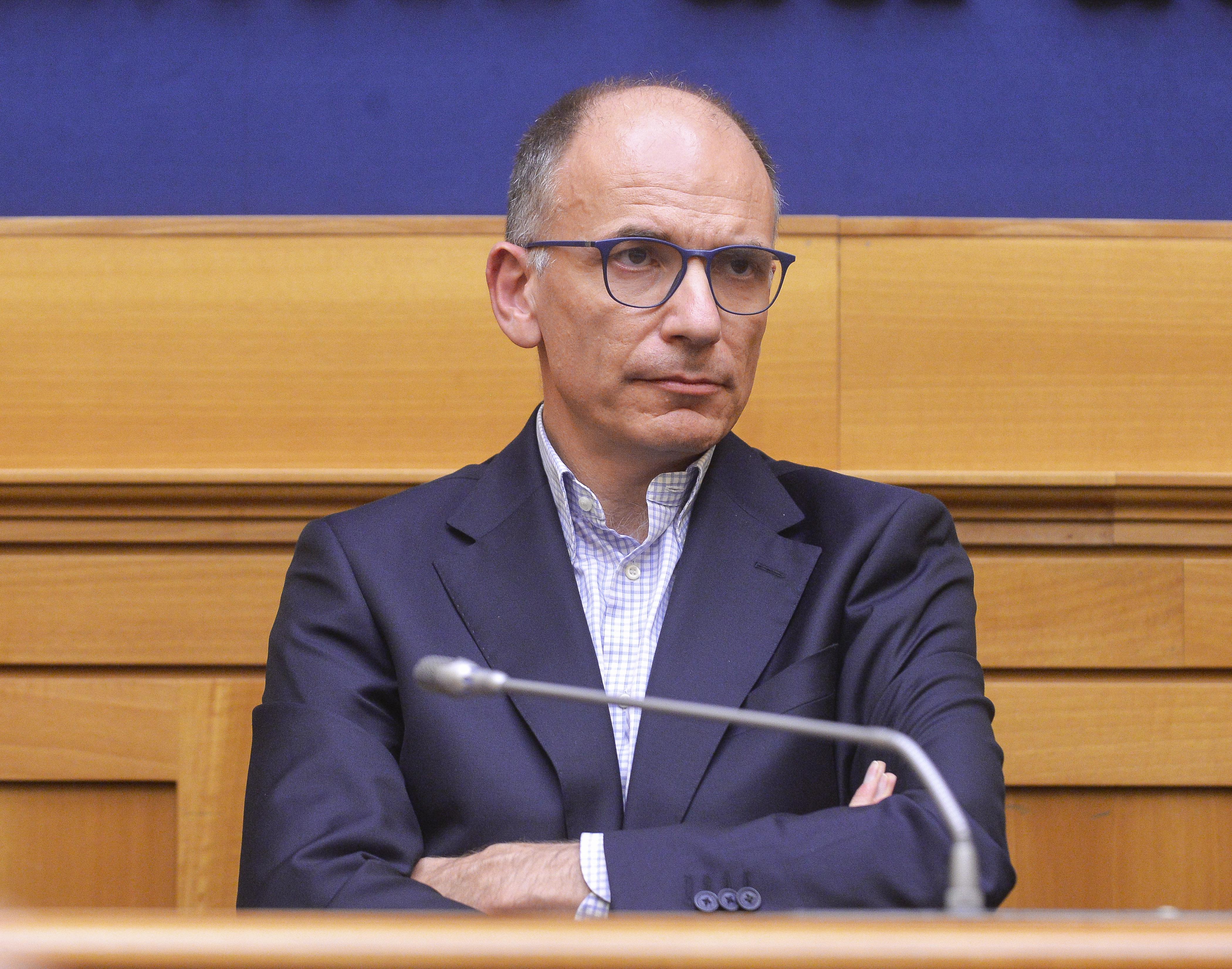 Elezioni 2022, caos centrosinistra: Letta sente tutti