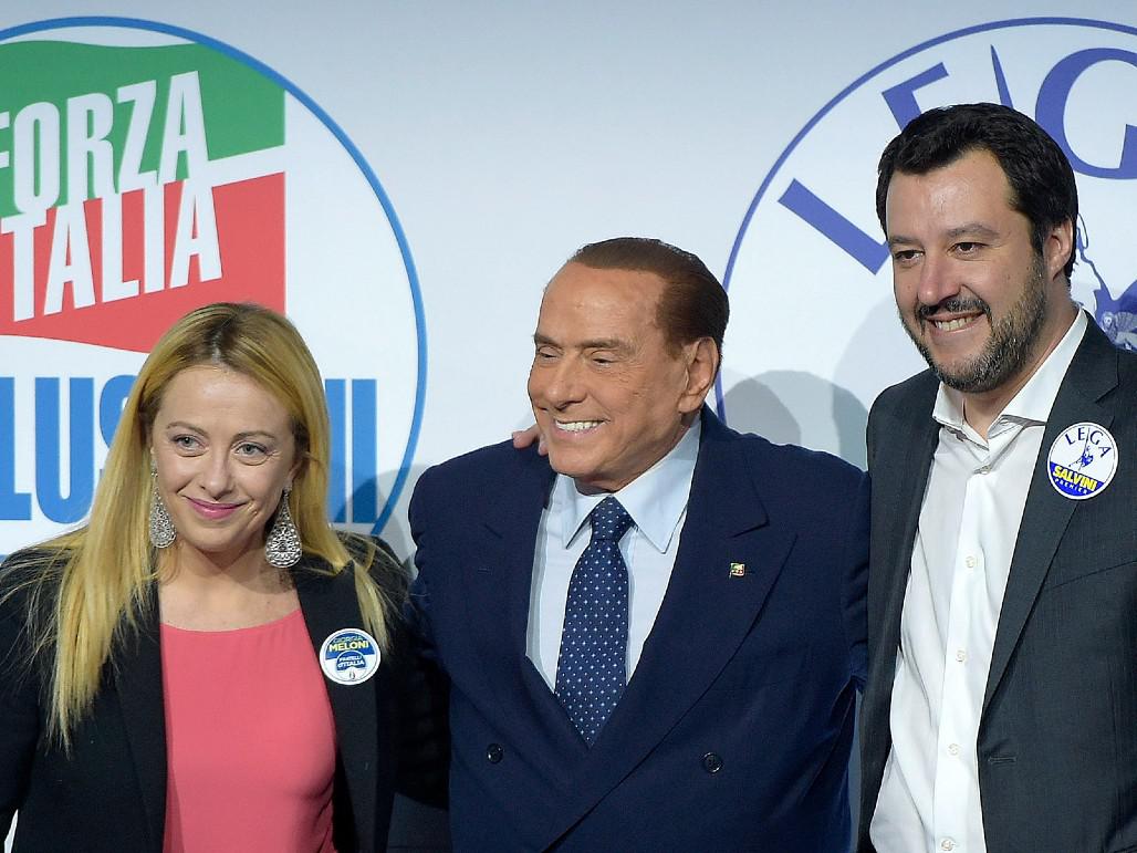 Elezioni 2022, centrodestra 'blinda' intesa: spuntano due paginette scritte a mano