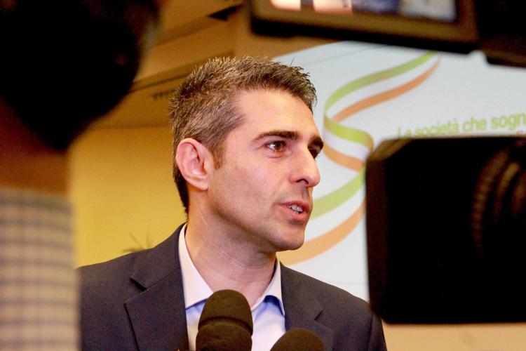 Elezioni 2022, contatti Renzi-Pizzarotti: ipotesi patto sul tavolo