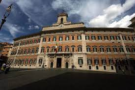 Elezioni 2022, sliding doors in Parlamento, chi entra e chi esce al fotofinish