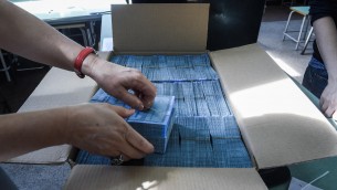 Elezioni comunali 2024, seggi aperti fino alle 15