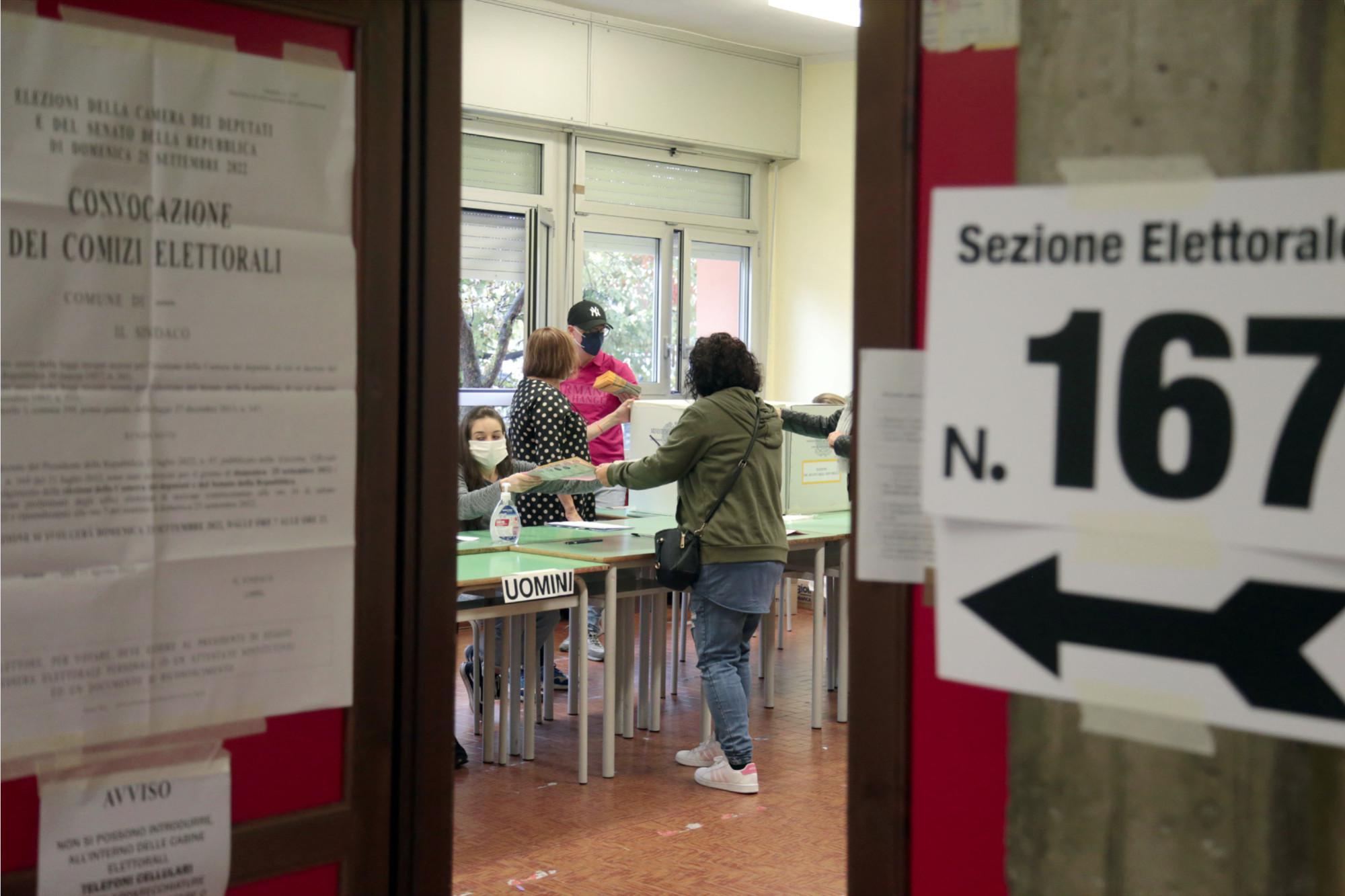 Elezioni europee, ipotesi soglia al 3%: da Fratelli d'Italia no preclusioni