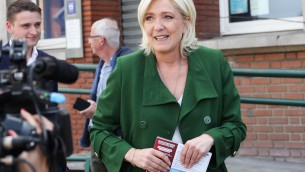 Elezioni Francia, l'estrema destra alla scommessa di Le Pen