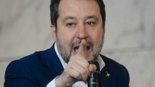Elezioni Lombardia, Salvini: "C'è chi sceglie anarchici, io scelgo lombardi"