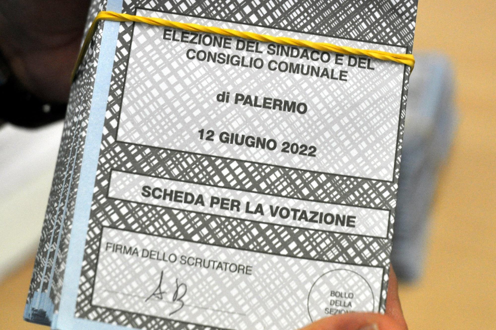 Elezioni Palermo, mancano presidenti di seggio: almeno 50 sezioni chiuse