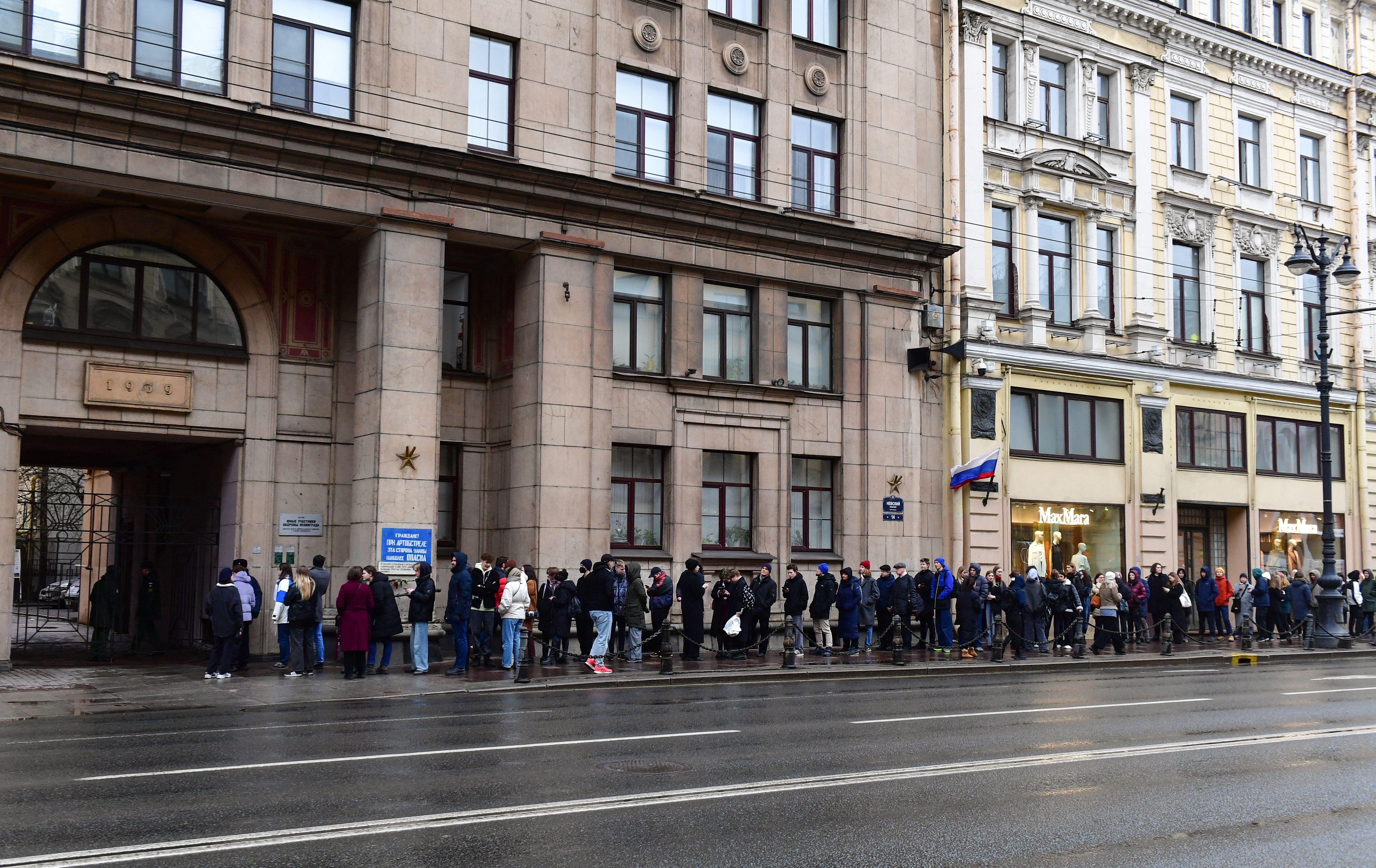 Elezioni presidenziali in Russia, la protesta 'Mezzogiorno contro Putin': code e arresti
