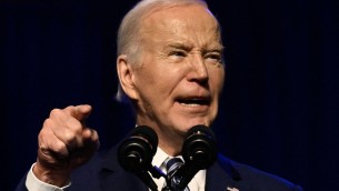 Elezioni Usa, Biden prende in giro Trump: "Sono in corsa contro bambino di 6 anni"