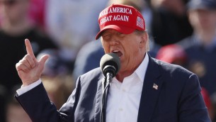Elezioni Usa, Trump: "Migranti? In alcuni casi non sono persone"
